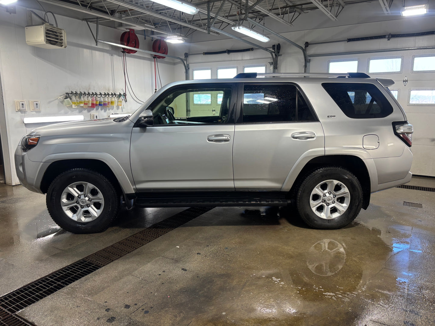 2020 Toyota 4Runner SR5 7 PASS