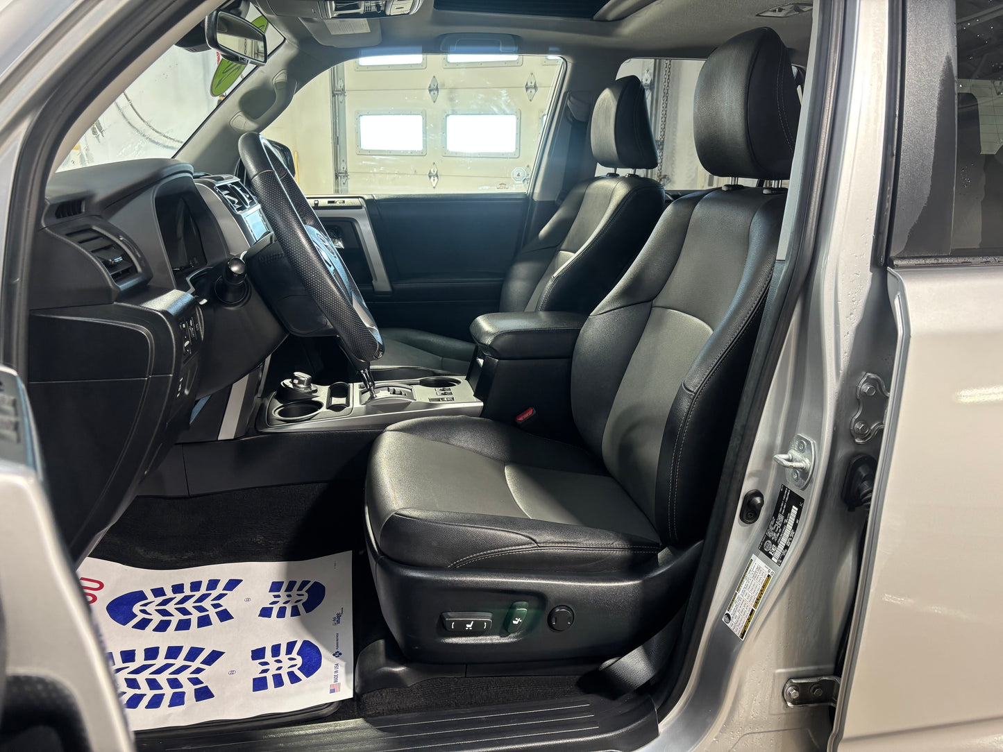 2020 Toyota 4Runner SR5 7 PASS