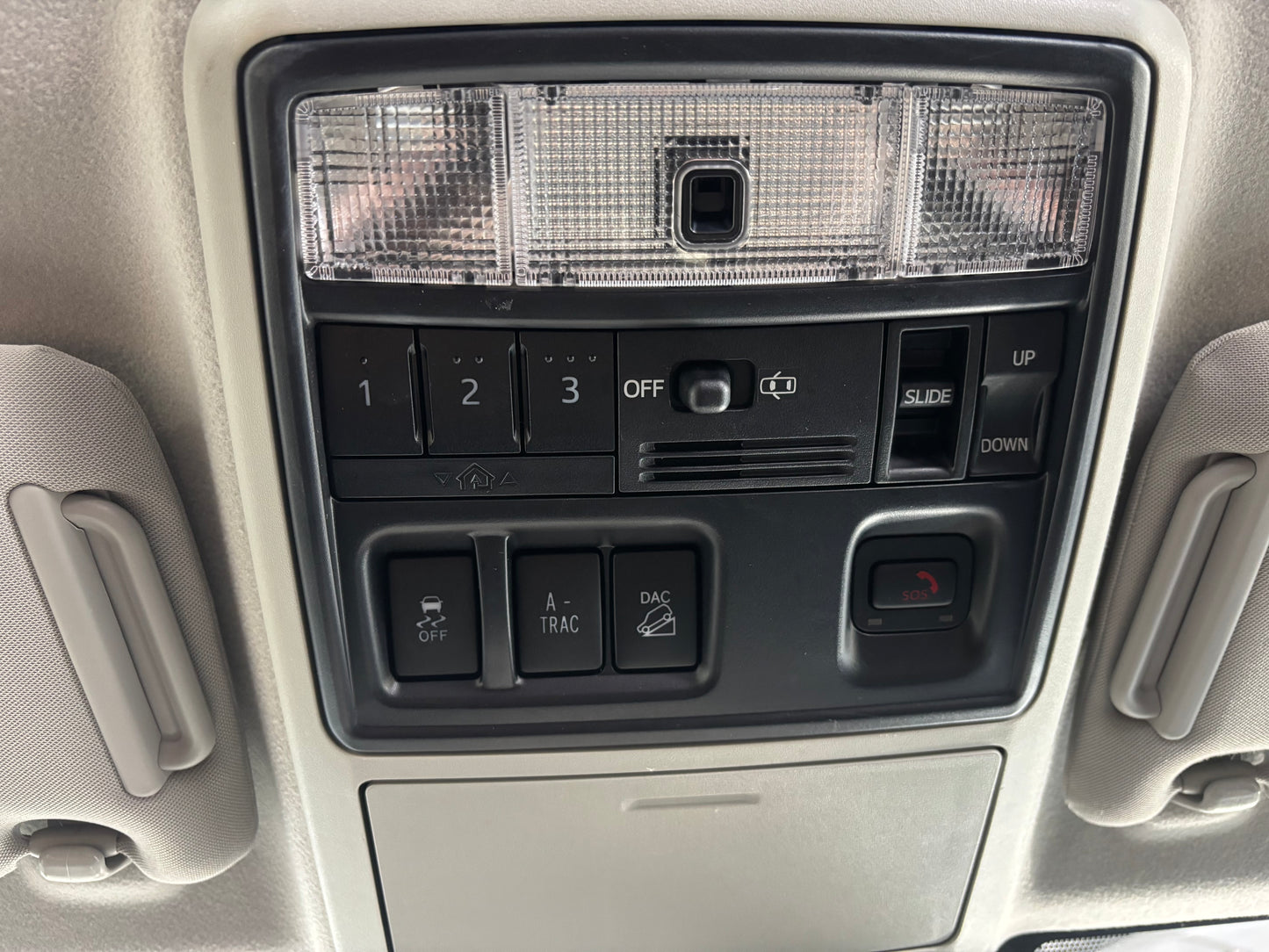 2020 Toyota 4Runner SR5 7 PASS