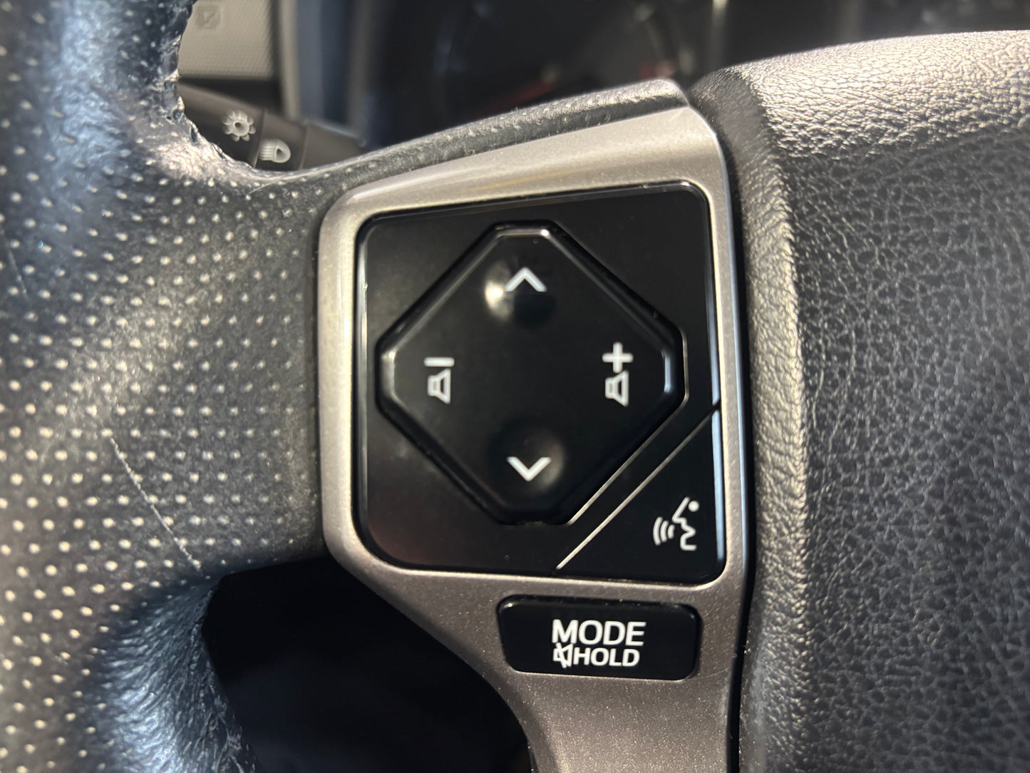 2020 Toyota 4Runner SR5 7 PASS