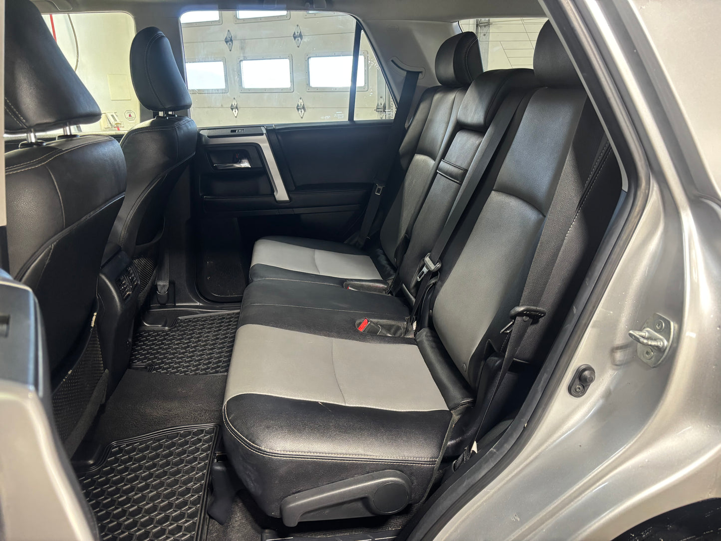 2020 Toyota 4Runner SR5 7 PASS
