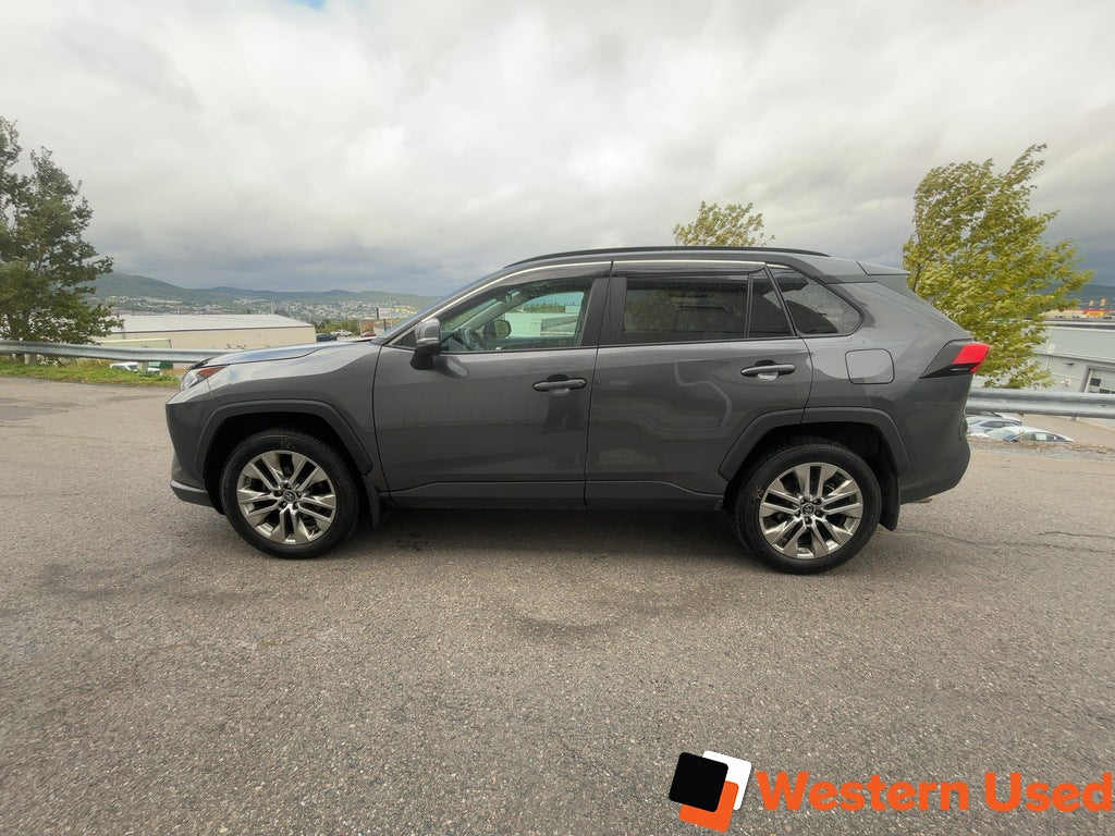 2021 Toyota RAV4 XLE AWD
