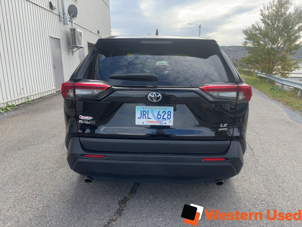 2022 Toyota RAV4 LE AWD