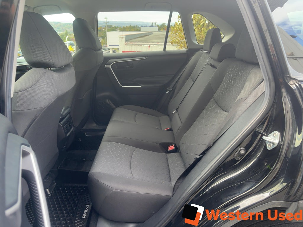 2022 Toyota RAV4 LE AWD