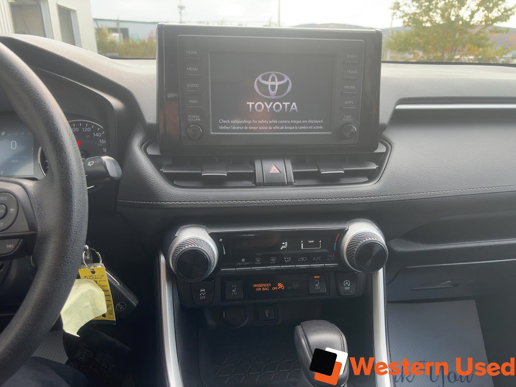 2022 Toyota RAV4 LE AWD