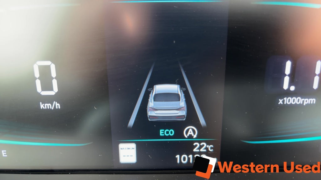 2025 Hyundai Elantra Essential IVT