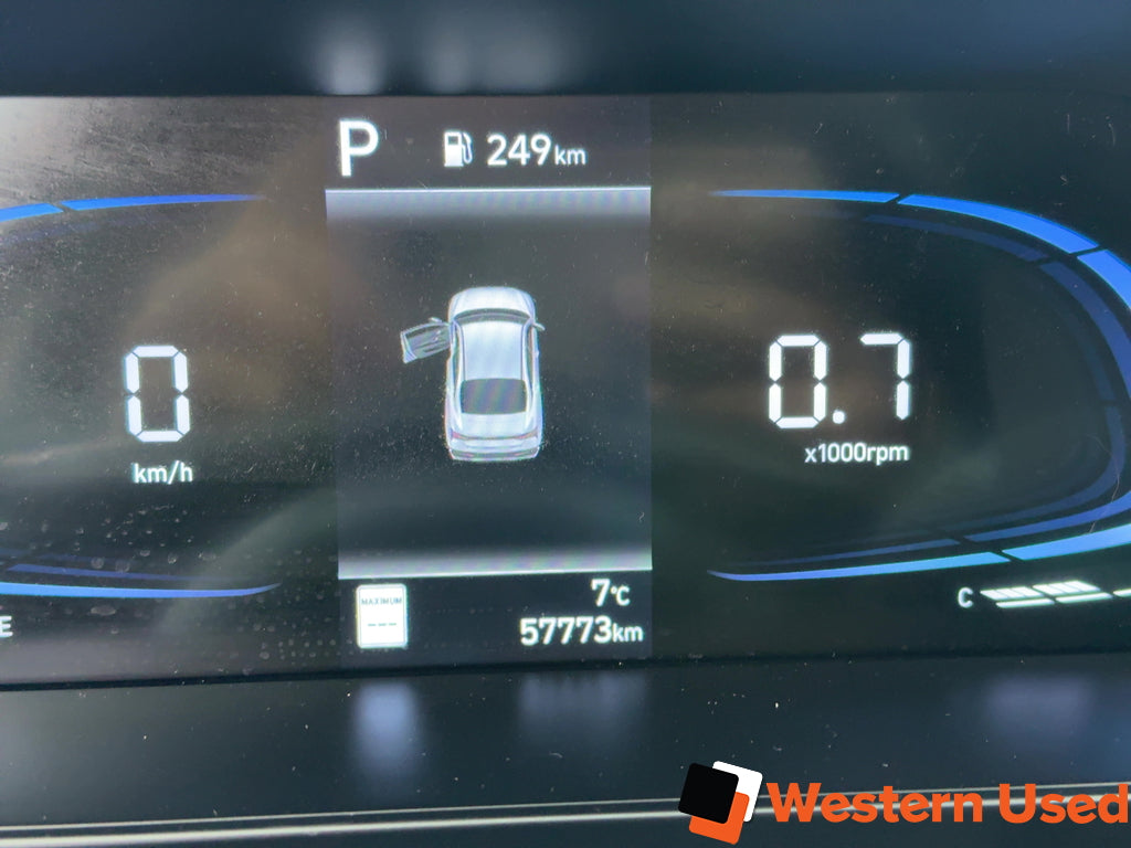 2024 Hyundai Elantra Preferred IVT