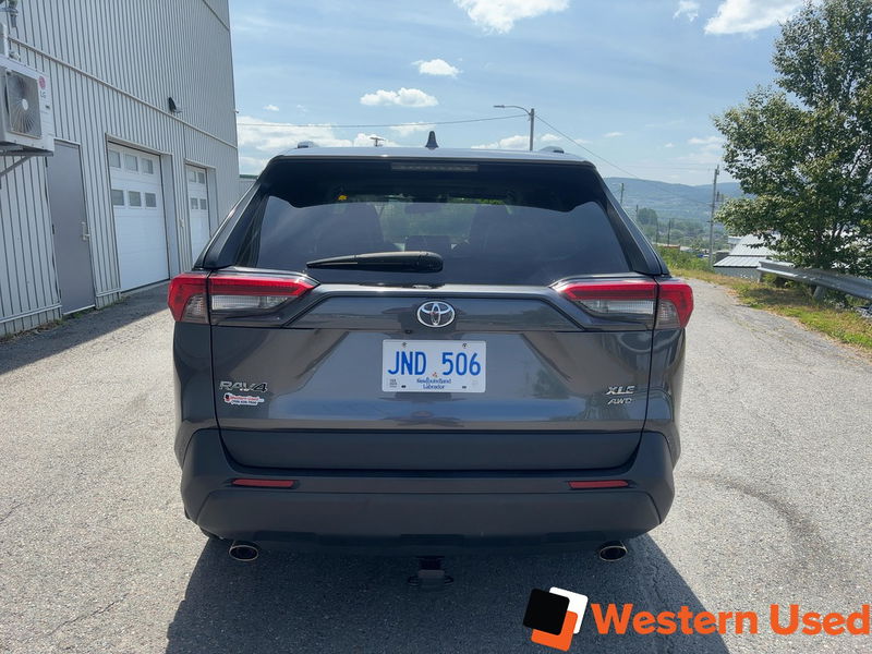 2021 Toyota RAV4 XLE AWD