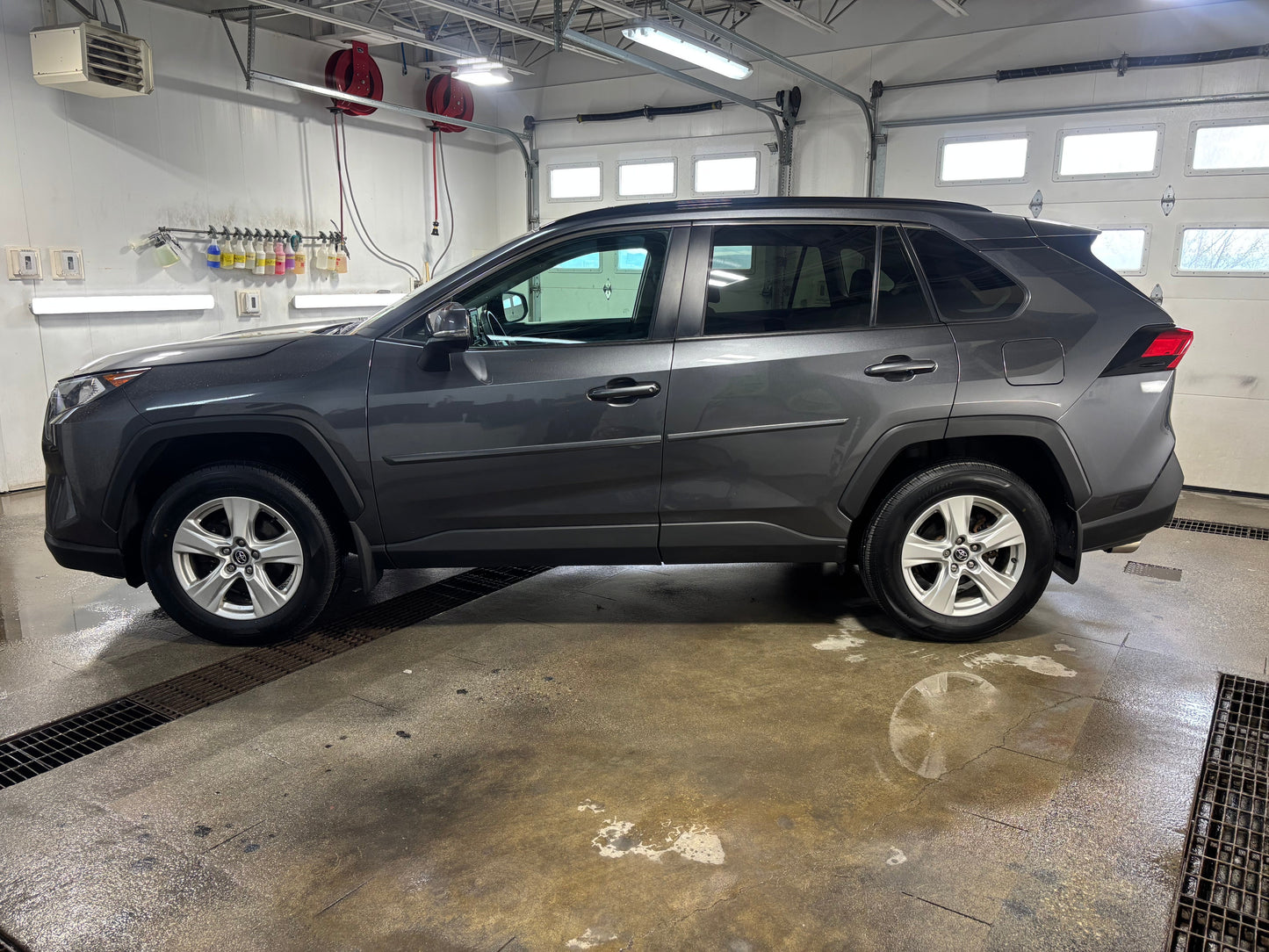 gid://shopify/MediaImage/32382273716381