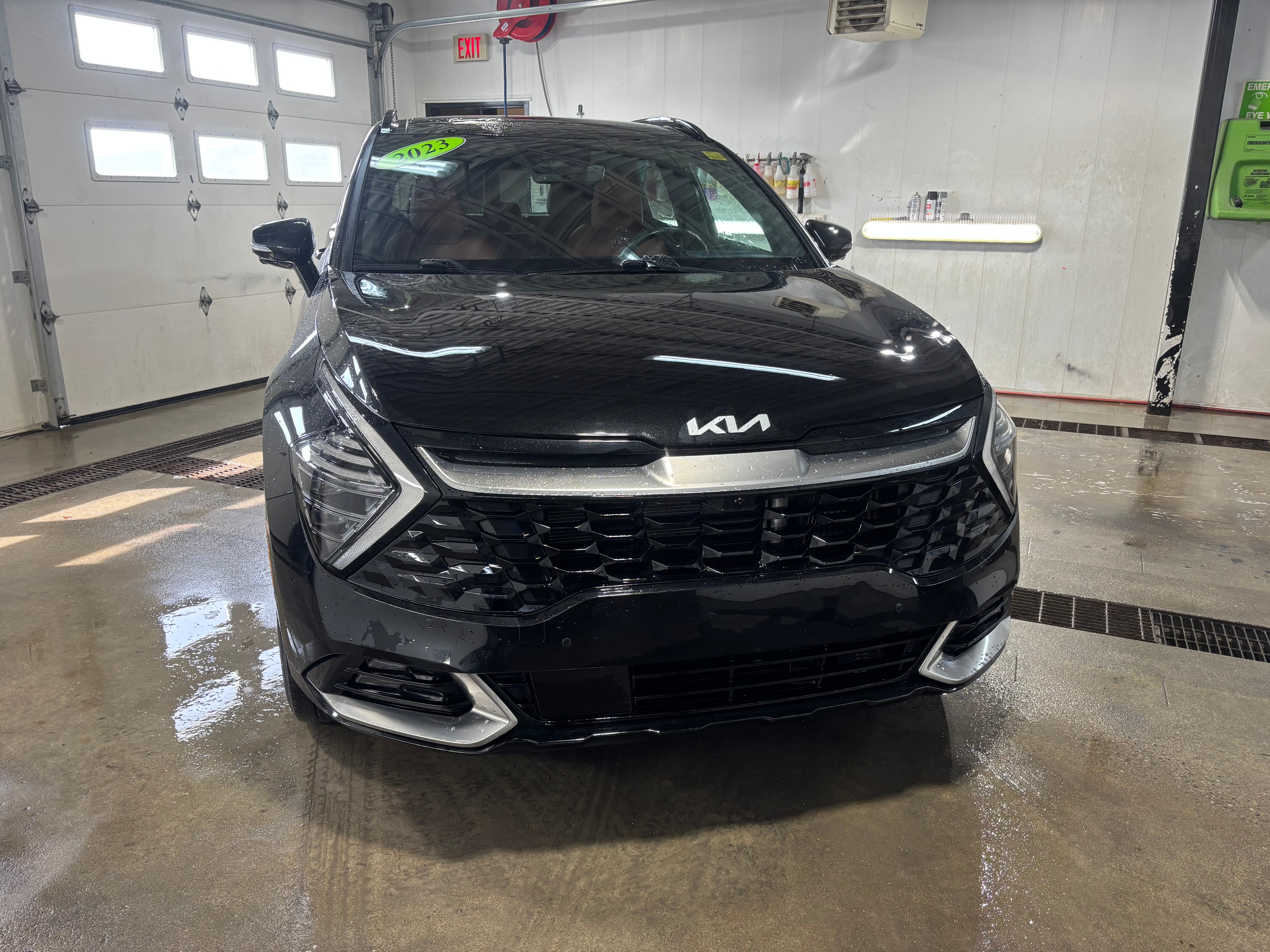 2023 Kia Sportage Hybrid SX AWD w/Red Interior