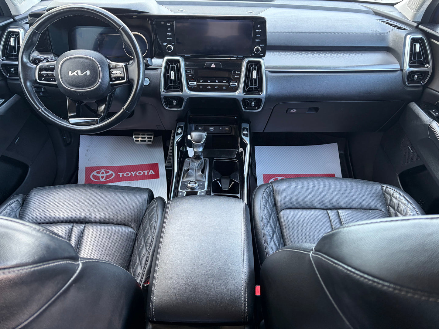 2022 Kia Sorento SX AWD w/Black Leather