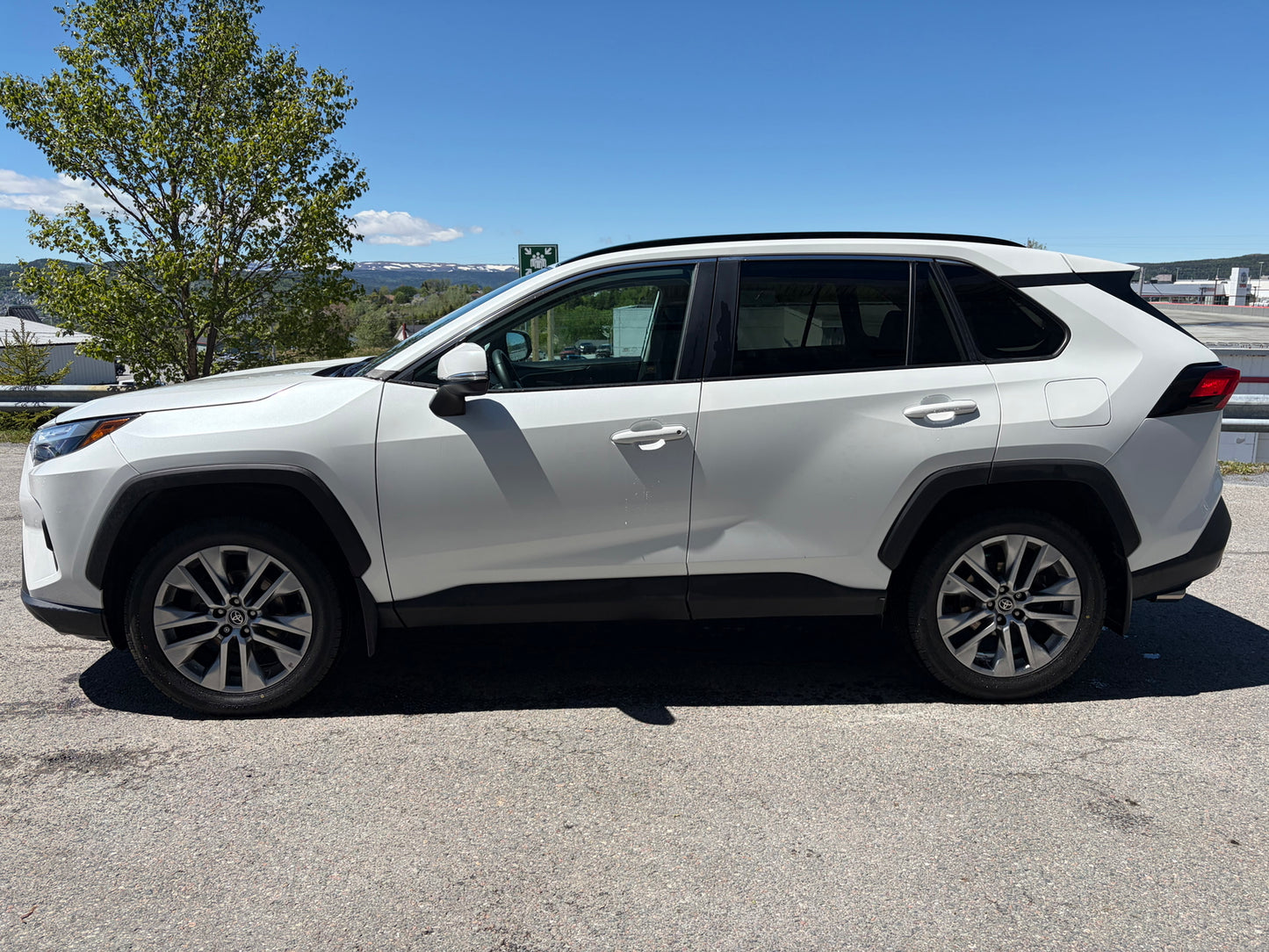 2024 Toyota RAV4 XLE AWD