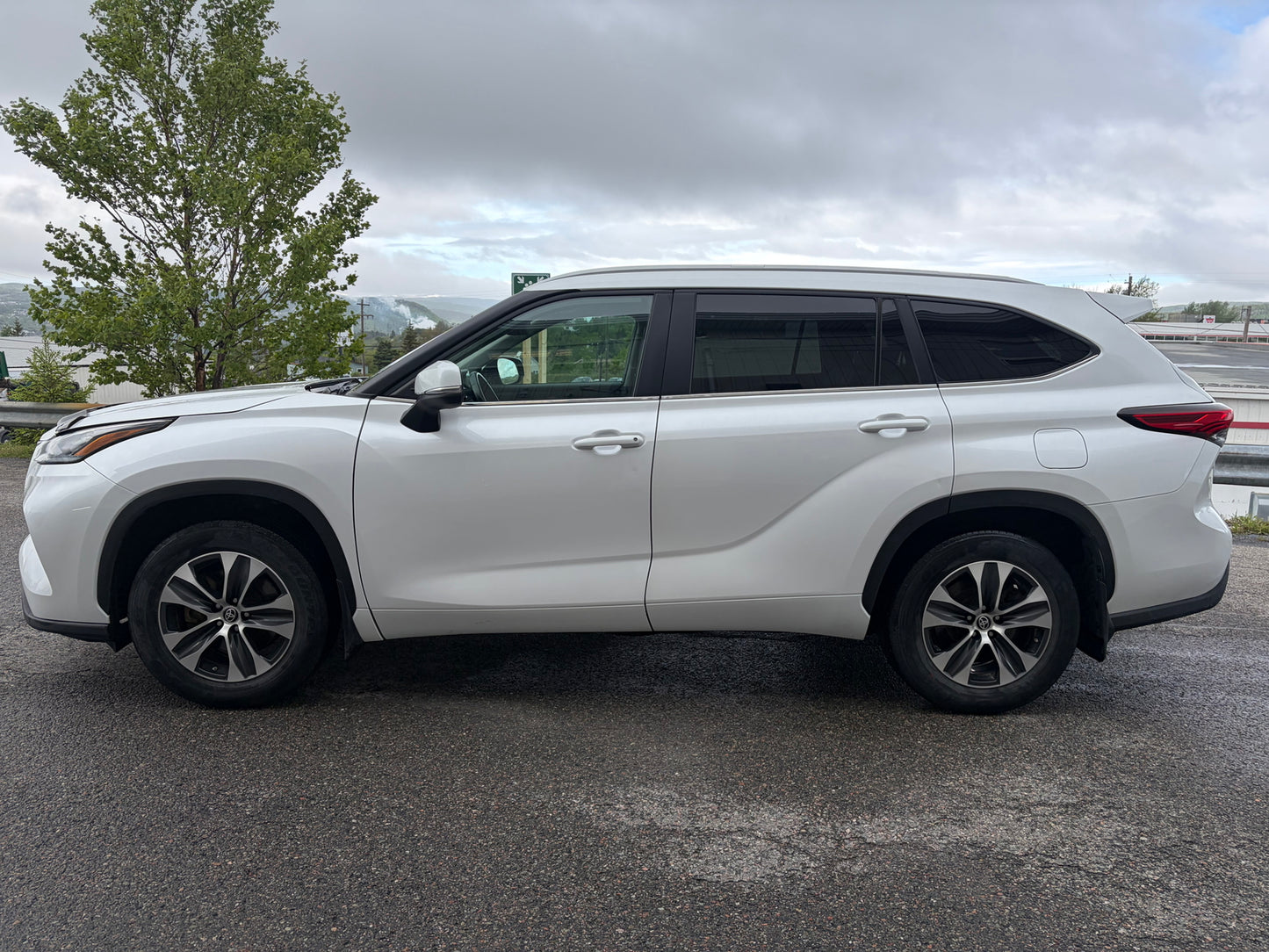2023 Toyota Highlander XLE AWD