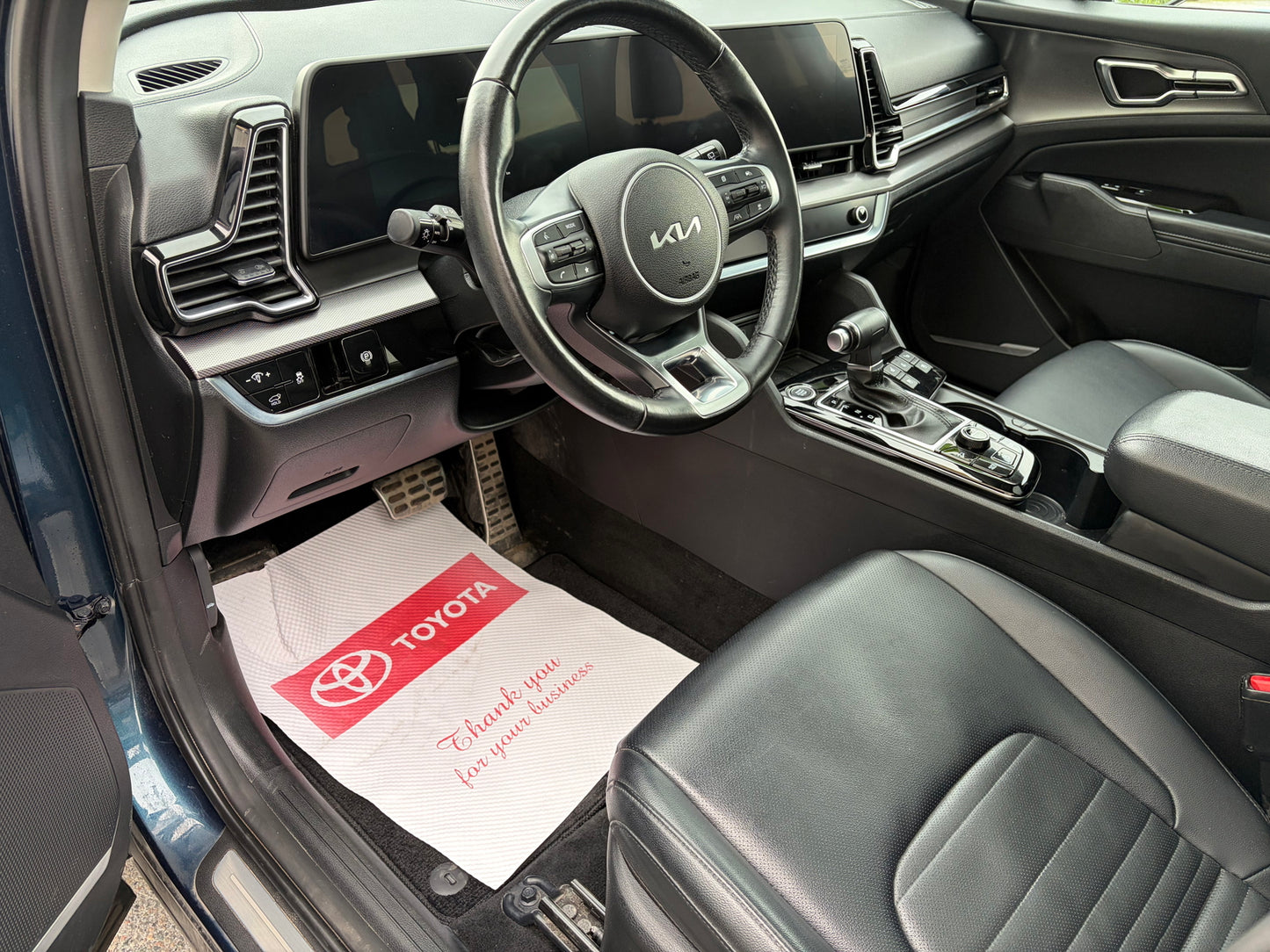2023 Kia Sportage EX Premium AWD w/Black Interior