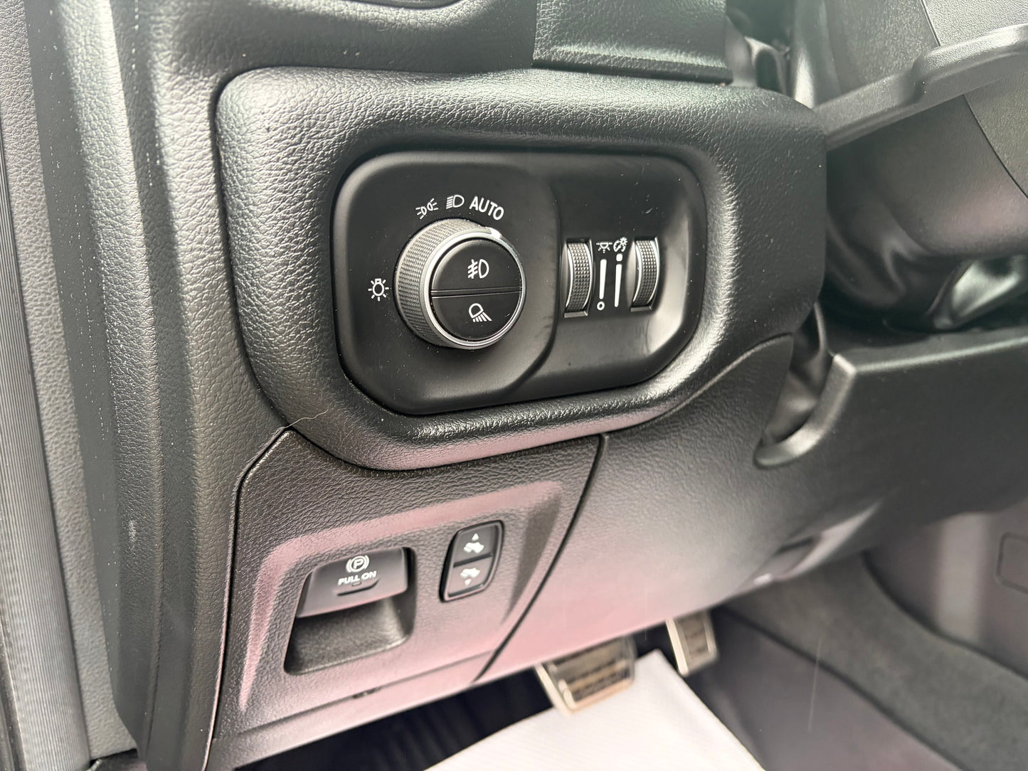 2022 Ram 1500 Sport 4x4 Crew Cab 5'7" Box