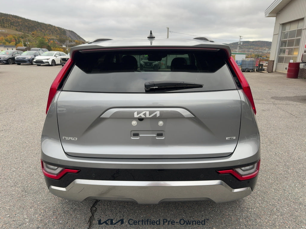 2025 Kia Niro SX FWD