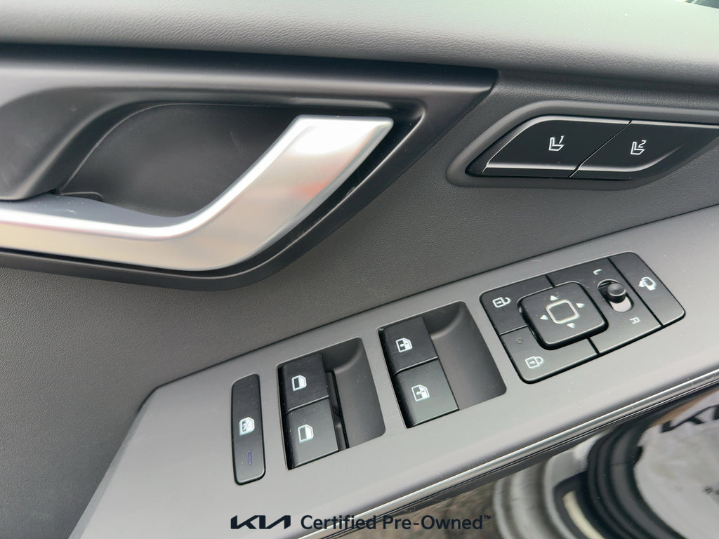 2025 Kia Niro SX FWD
