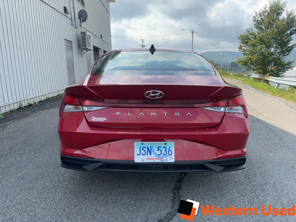 2023 Hyundai Elantra Preferred IVT