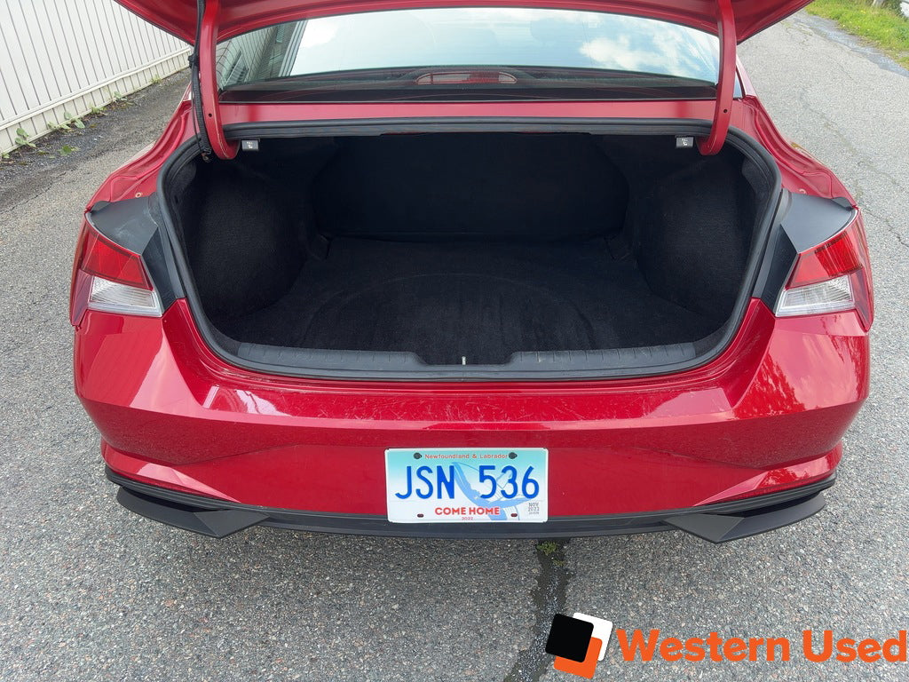 2023 Hyundai Elantra Preferred IVT