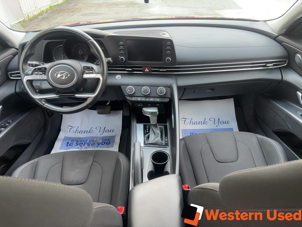 2023 Hyundai Elantra Preferred IVT