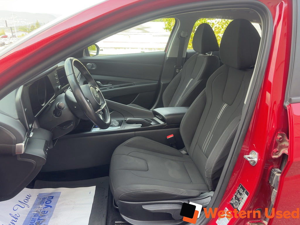 2023 Hyundai Elantra Preferred IVT
