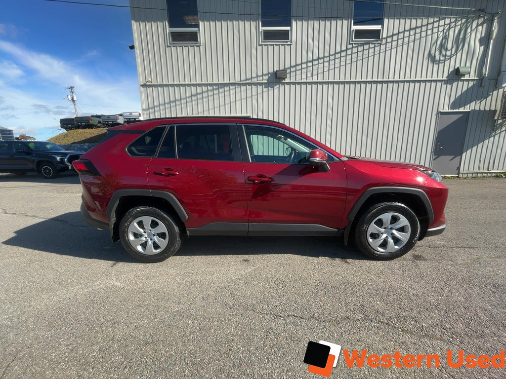 2020 Toyota RAV4 LE AWD