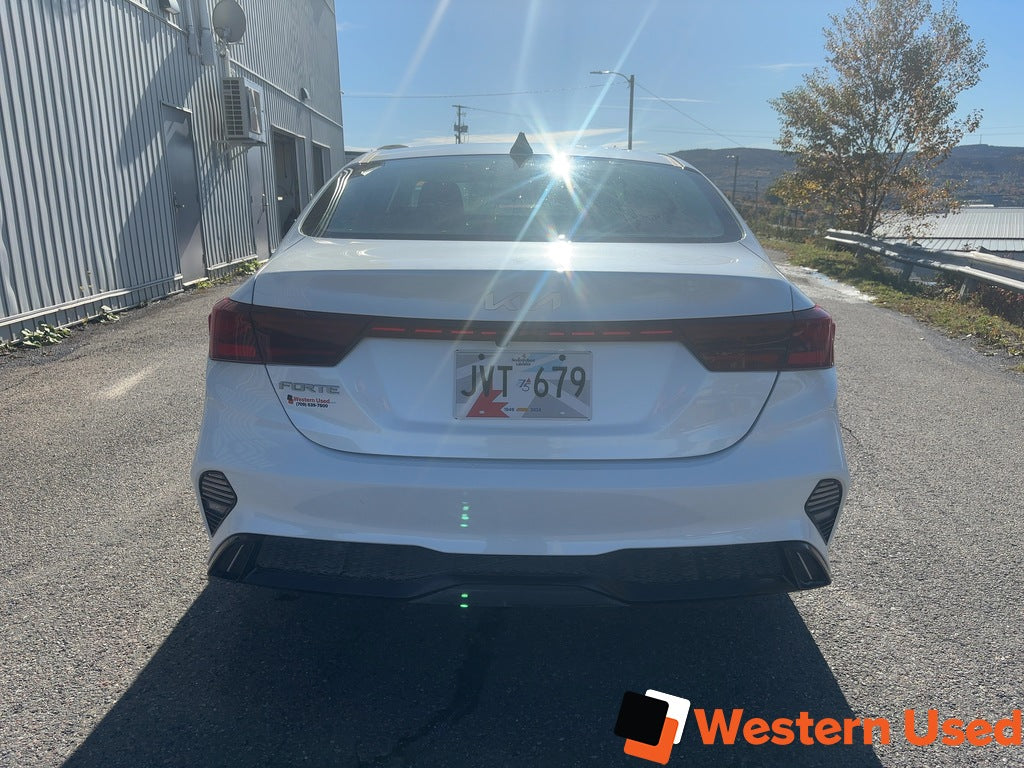 2024 Kia Forte EX IVT