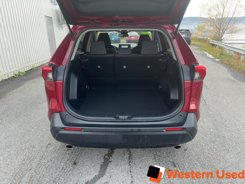 2020 Toyota RAV4 LE AWD