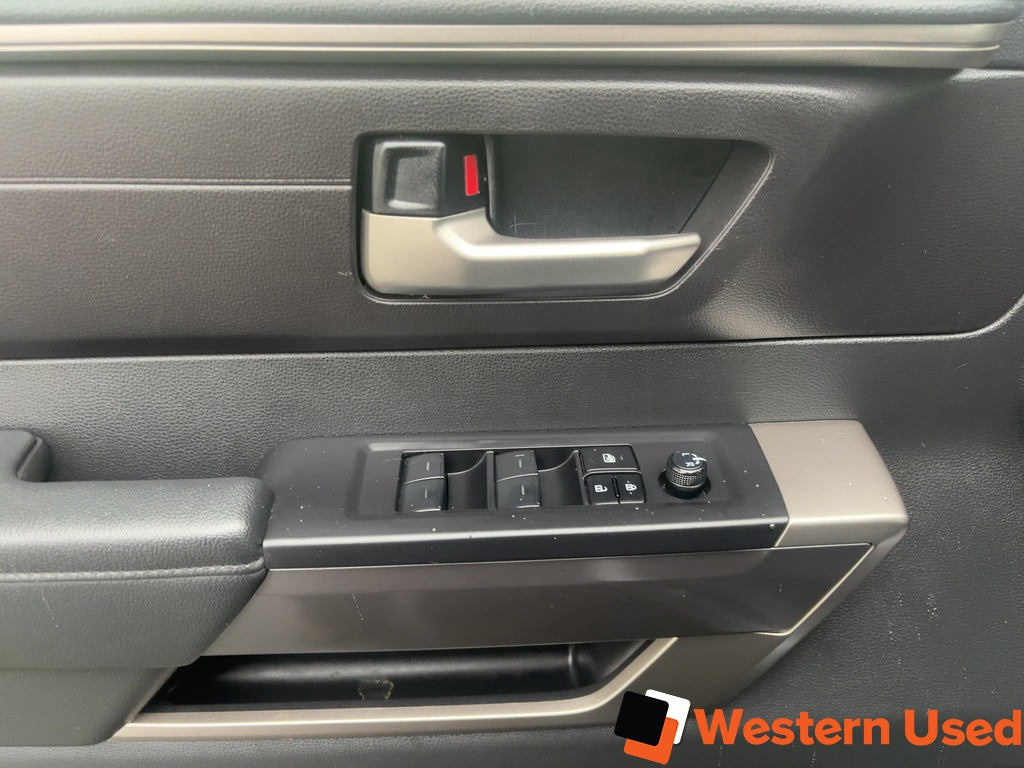 2024 Toyota Tundra 4x4 Double Cab SR5