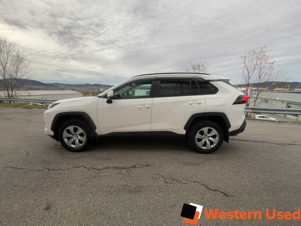 2021 Toyota RAV4 LE AWD