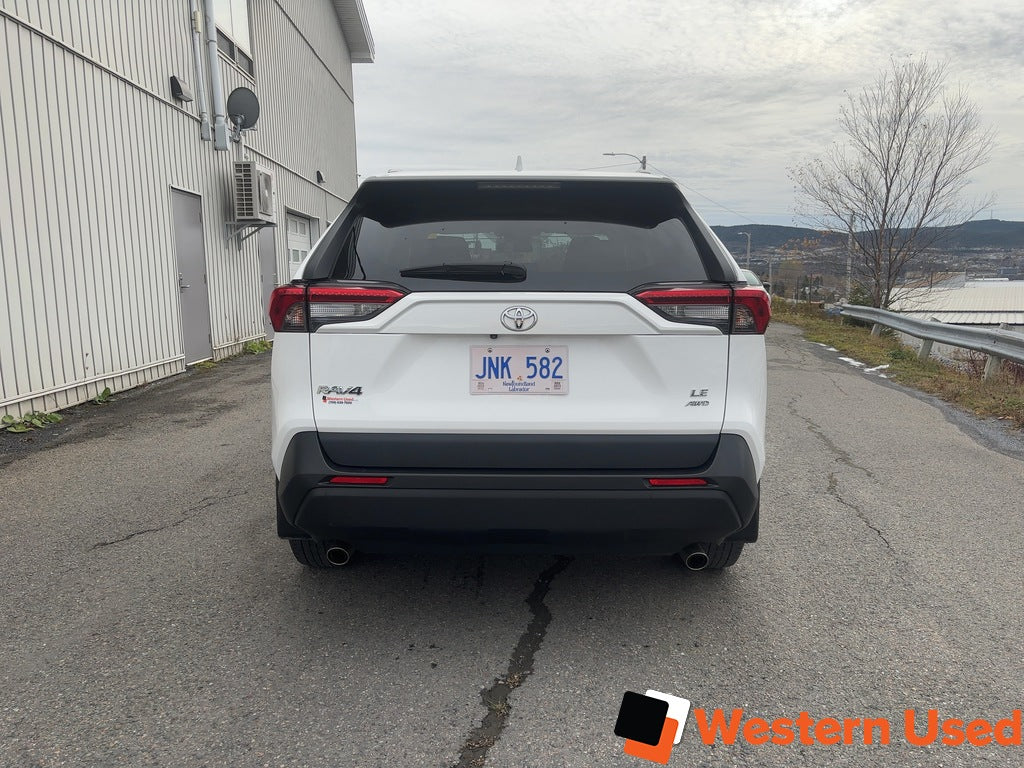 2021 Toyota RAV4 LE AWD