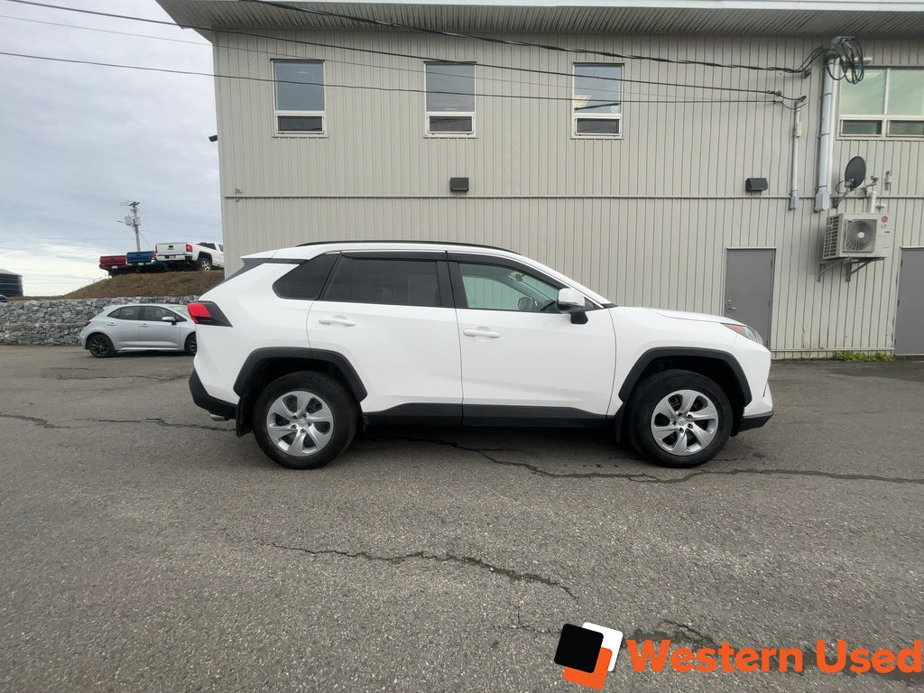 2021 Toyota RAV4 LE AWD