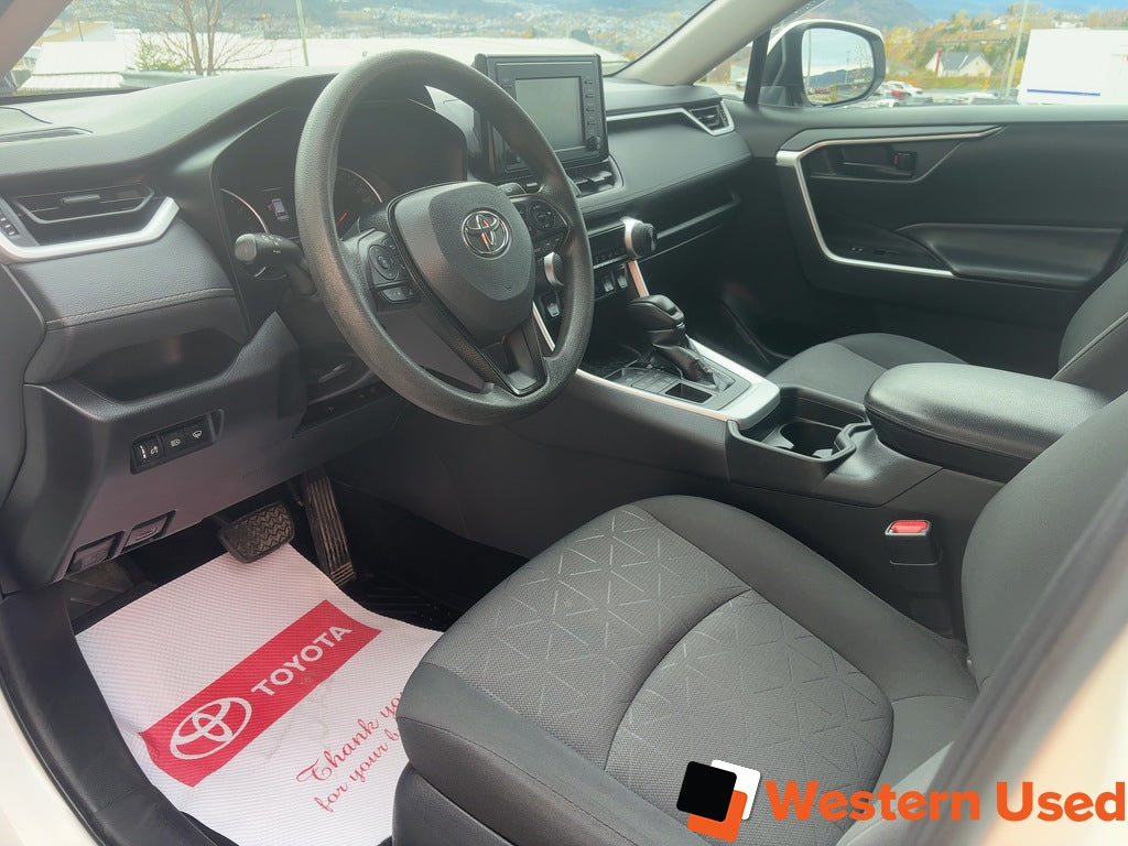 2021 Toyota RAV4 LE AWD