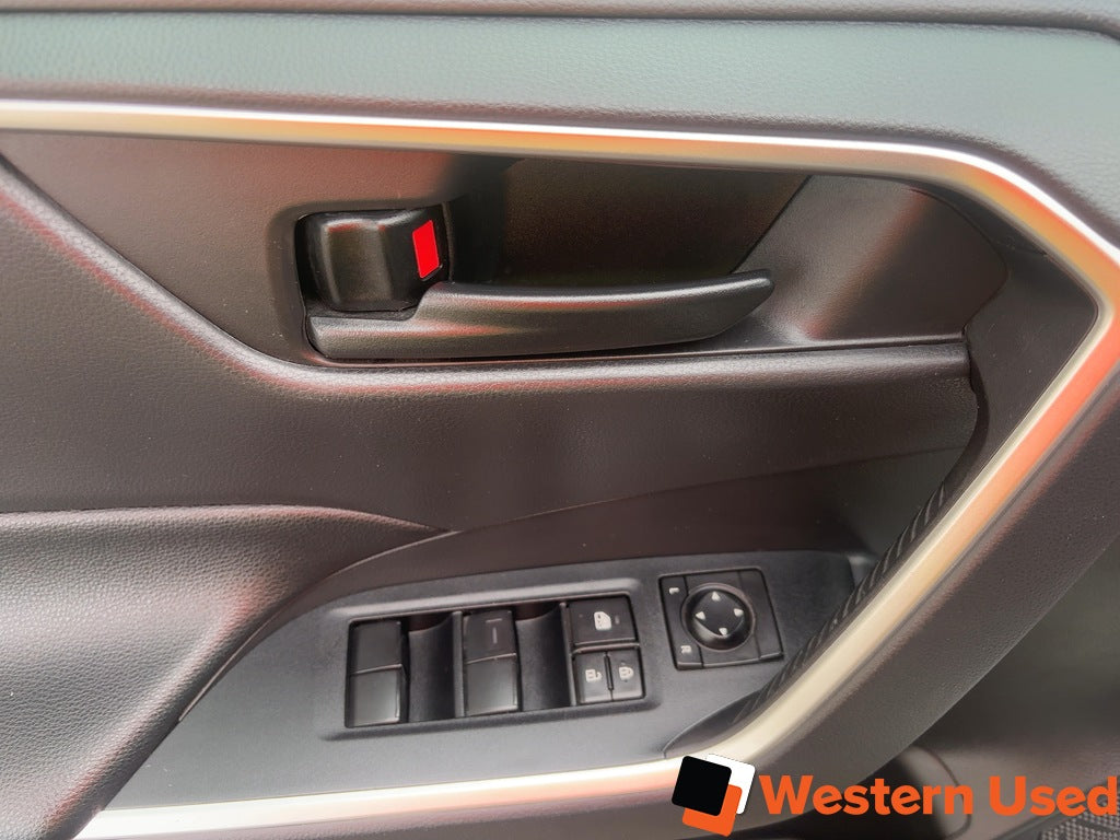 2021 Toyota RAV4 LE AWD