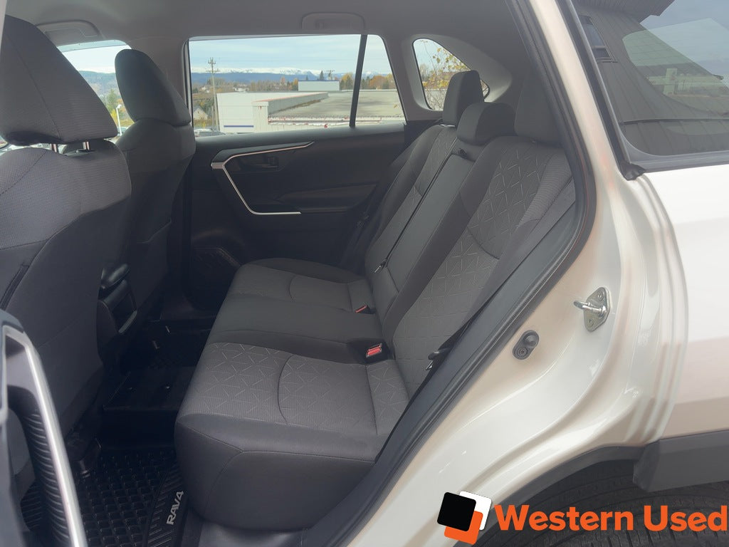 2021 Toyota RAV4 LE AWD