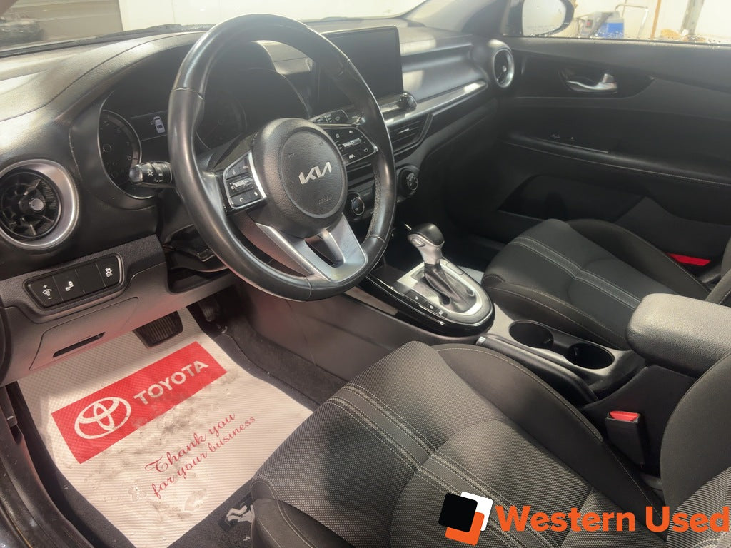 2022 Kia Forte EX IVT