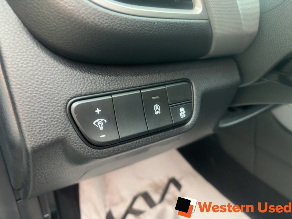 2025 Kia Seltos LX AWD