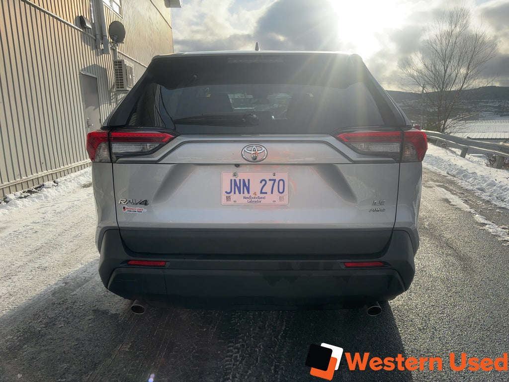 2021 Toyota RAV4 LE AWD