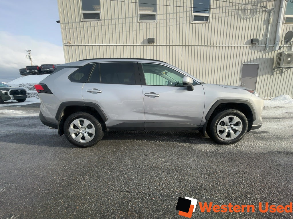 2021 Toyota RAV4 LE AWD