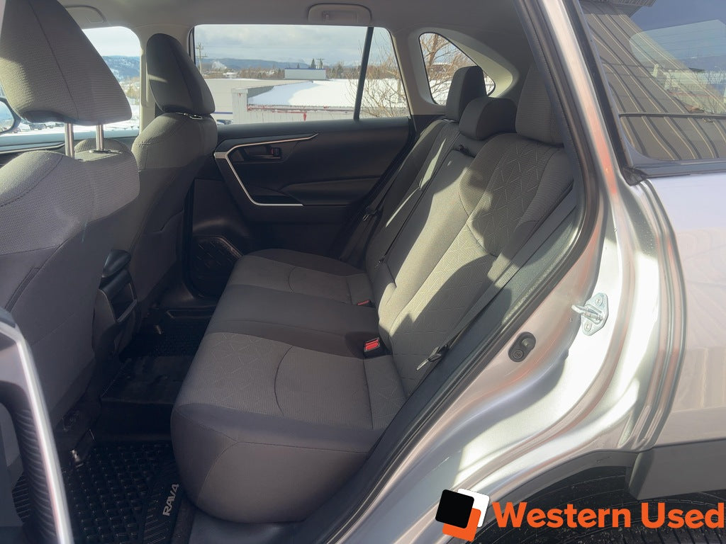 2021 Toyota RAV4 LE AWD