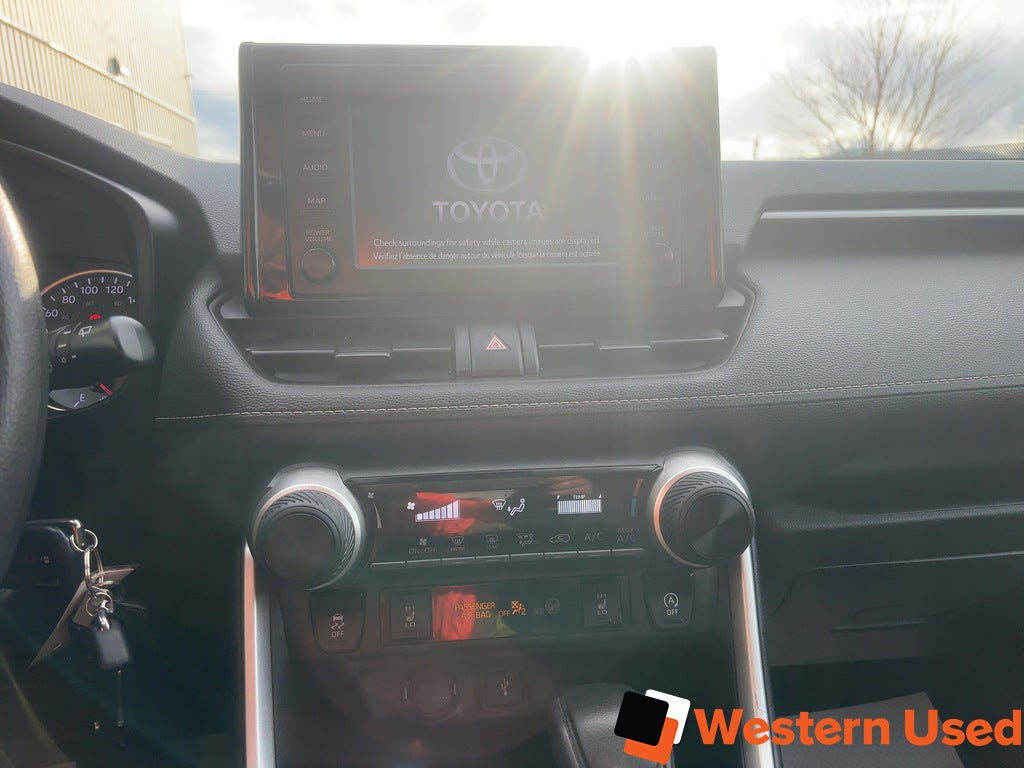 2021 Toyota RAV4 LE AWD