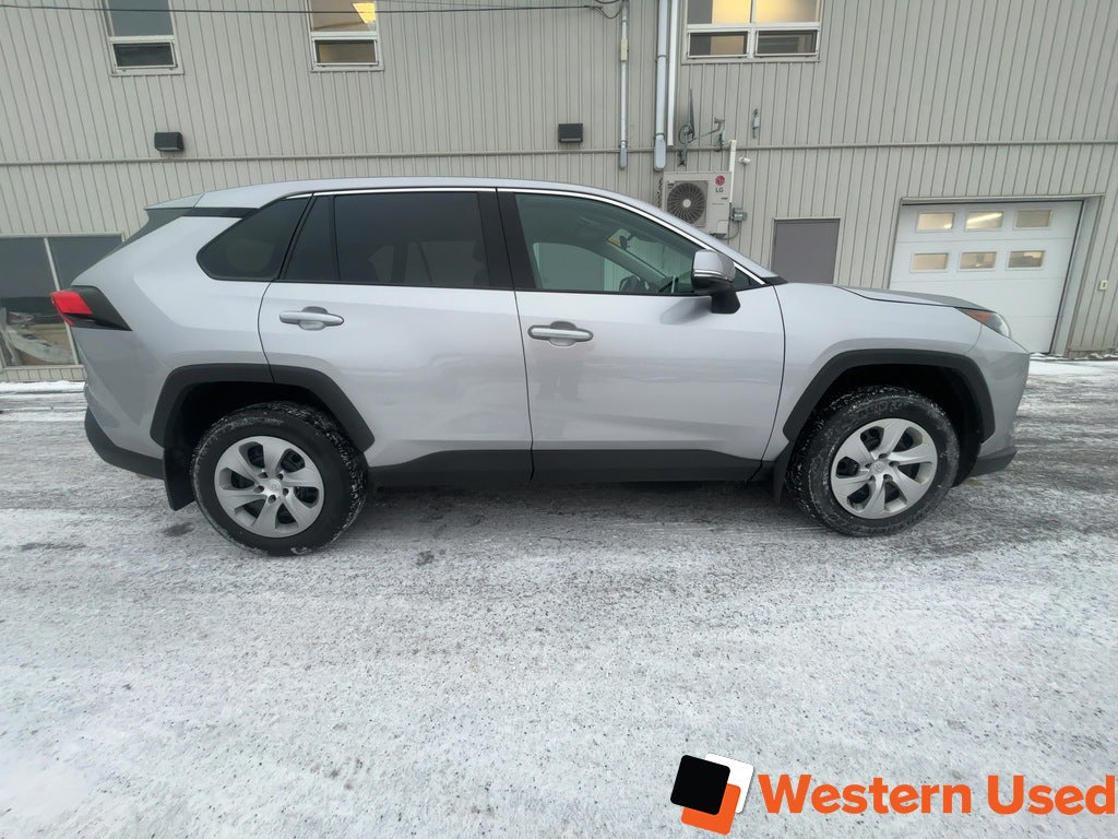 2023 Toyota RAV4 LE AWD