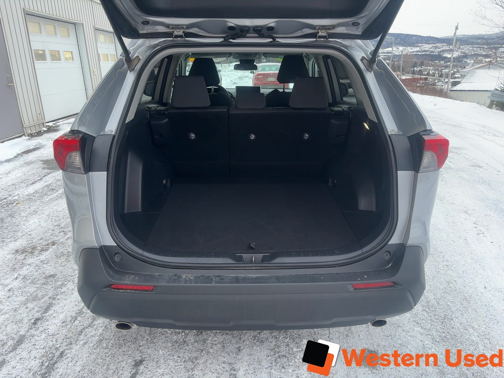 2023 Toyota RAV4 LE AWD