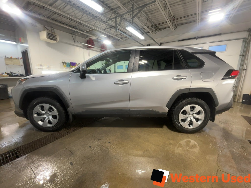2022 Toyota RAV4 LE AWD