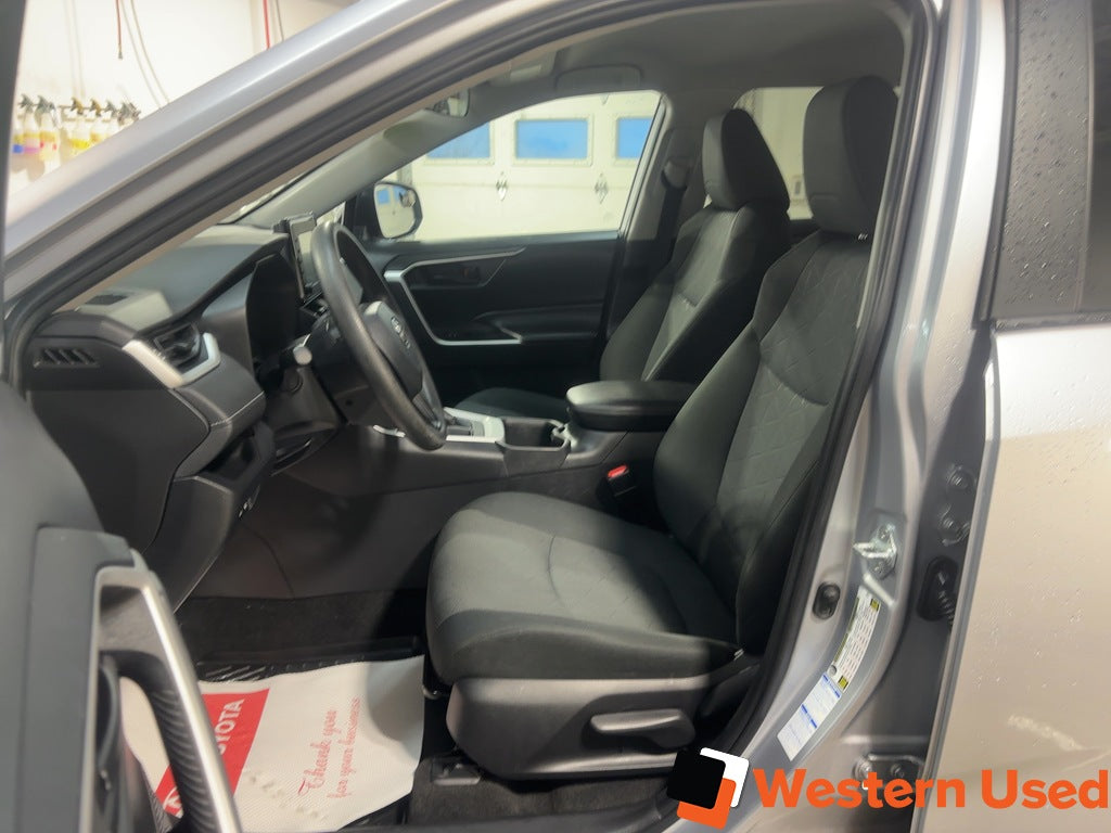 2022 Toyota RAV4 LE AWD