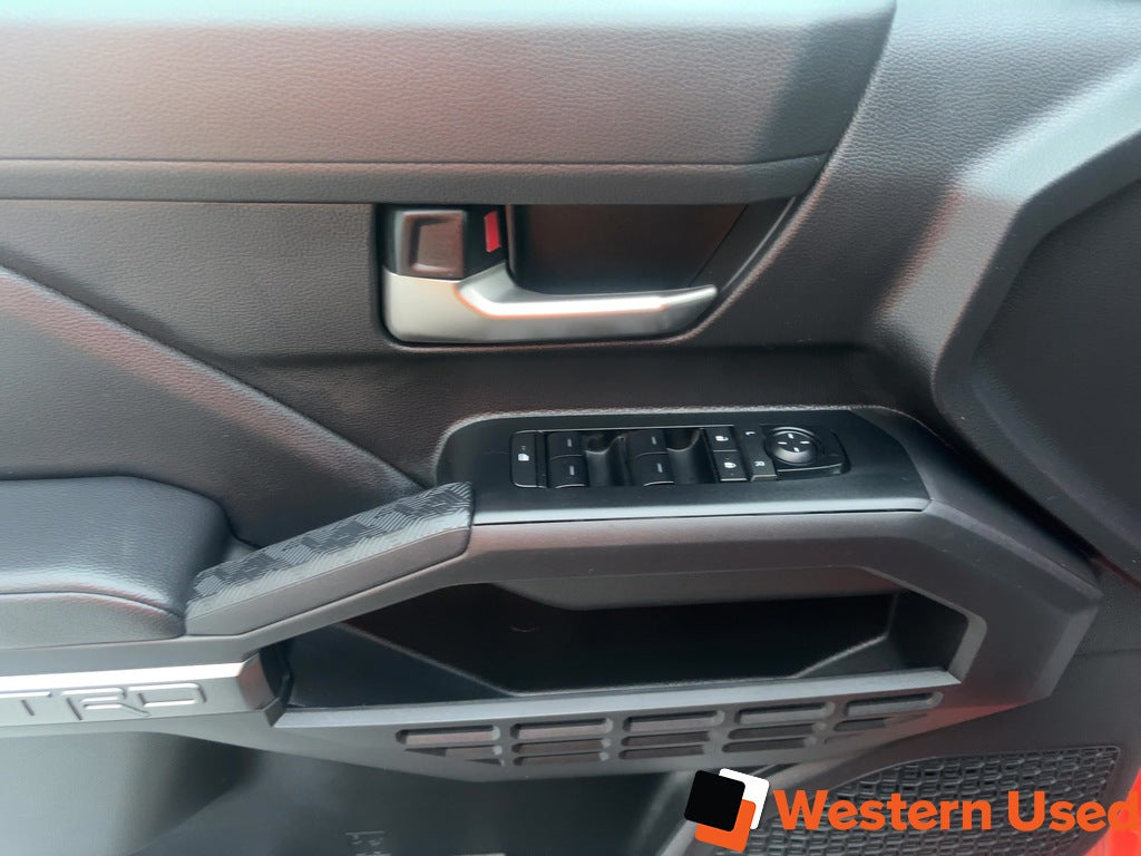 2024 Toyota Tacoma 4x4 Double Cab Auto TRD SPORT)