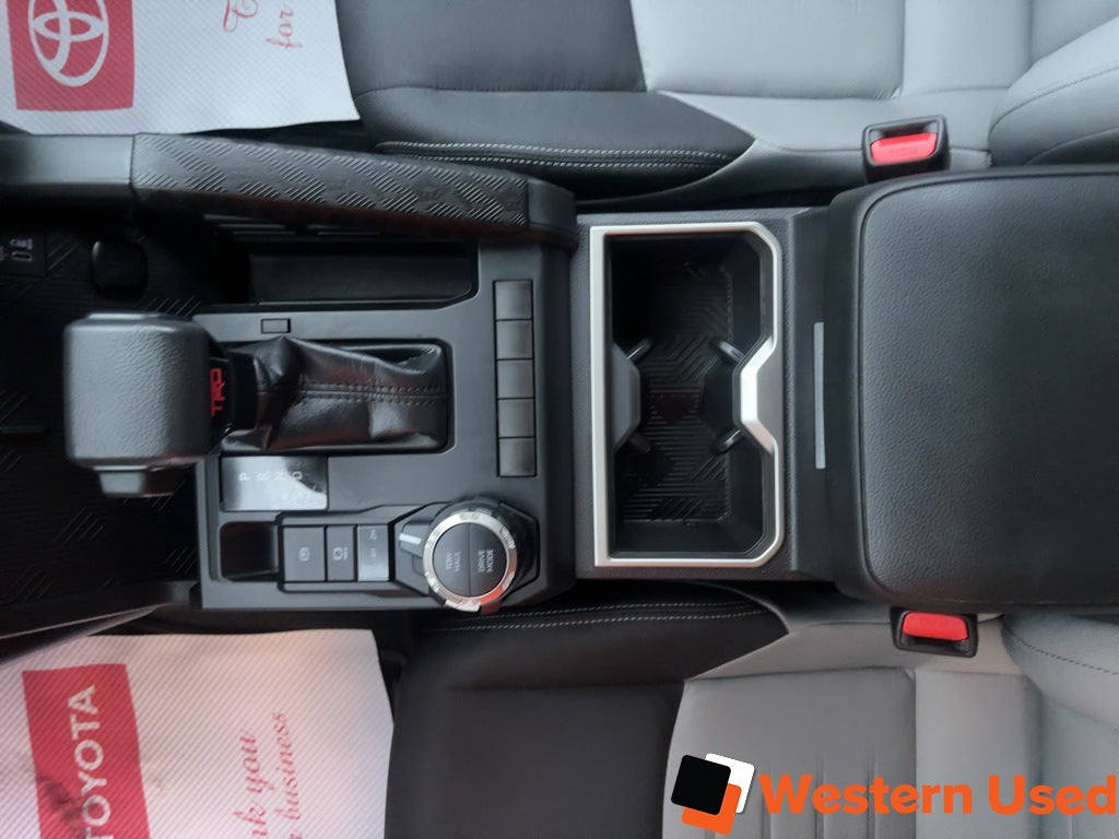 2024 Toyota Tacoma 4x4 Double Cab Auto TRD SPORT)