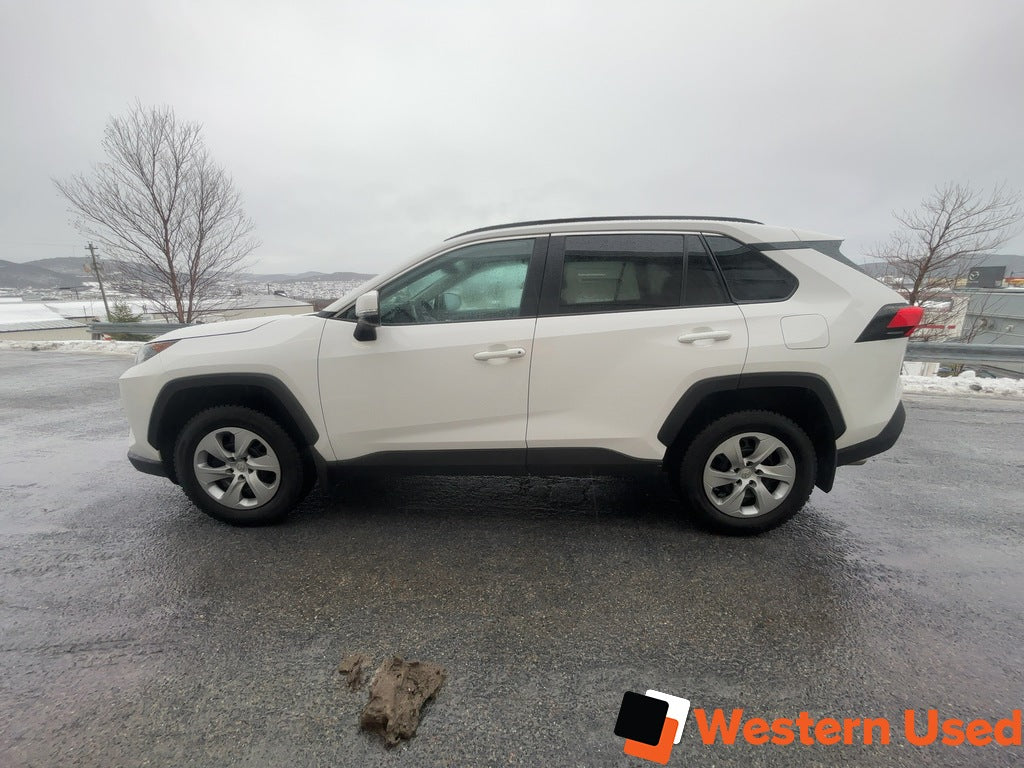 2021 Toyota RAV4 LE AWD
