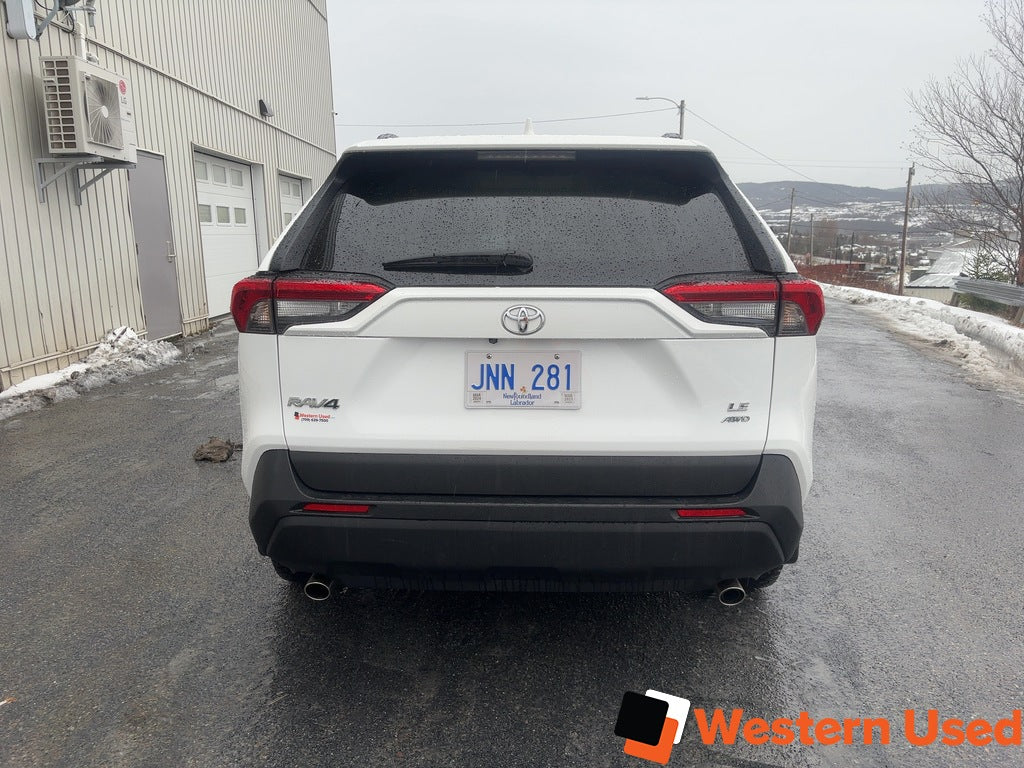 2021 Toyota RAV4 LE AWD