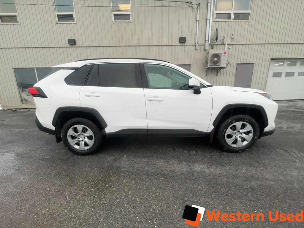 2021 Toyota RAV4 LE AWD